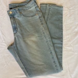 Universal Threads size 8 light wash jeggings